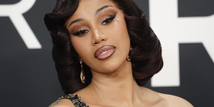 Cardi B își întâmpină al patrulea copil, primul alături de iubitul Stefon Diggs