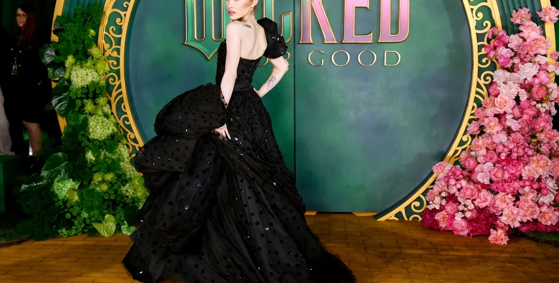 Ariana Grande atacată de un fan la premiera „Wicked: For Good”