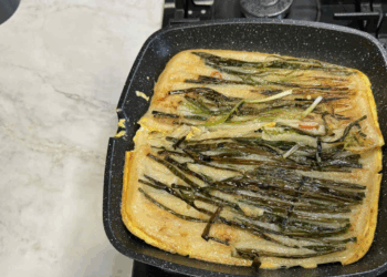Descoperă pajeon – deliciul crocant al bucătăriei coreene