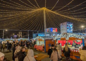 (FOTO) Chișinăul a aprins luminile de Crăciun