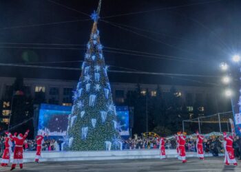 (FOTO) Chișinăul a aprins luminile de Crăciun