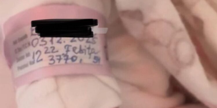 Femeie de 48 de ani devine mamă pentru a 14-a oară