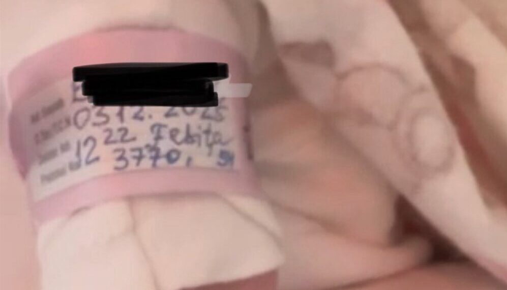 Femeie de 48 de ani devine mamă pentru a 14-a oară