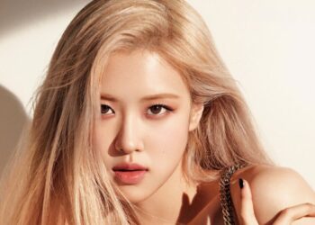 Rosé (BLACKPINK), apariție spectaculoasă pe coperta ELLE