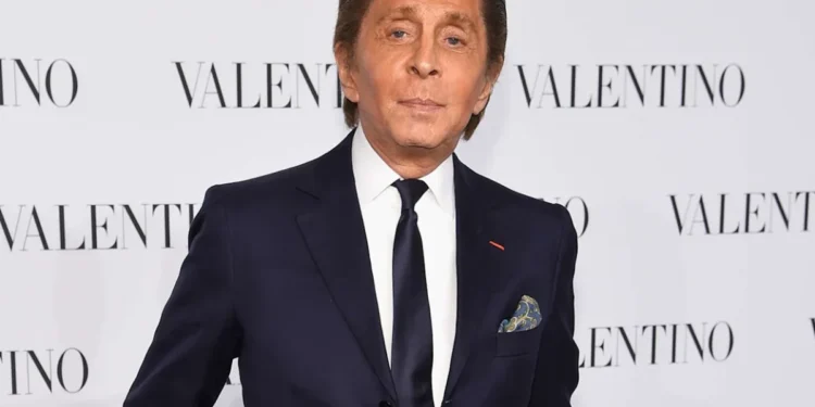 S-a stins Valentino, legenda modei italiene, la 93 de ani