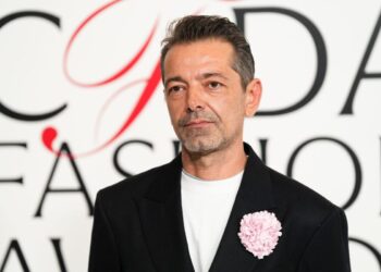 Pieter Mulier este noul director creativ al Versace