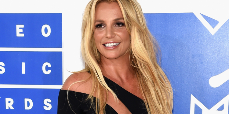 Britney Spears, din nou împotriva familiei