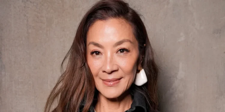 Michelle Yeoh, onorată cu o stea pe Hollywood Walk of Fame