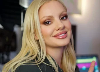 Alexandra Stan va deveni mamă pentru prima dată